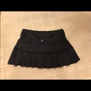 Lululemon size 8 pace setter skirt in black